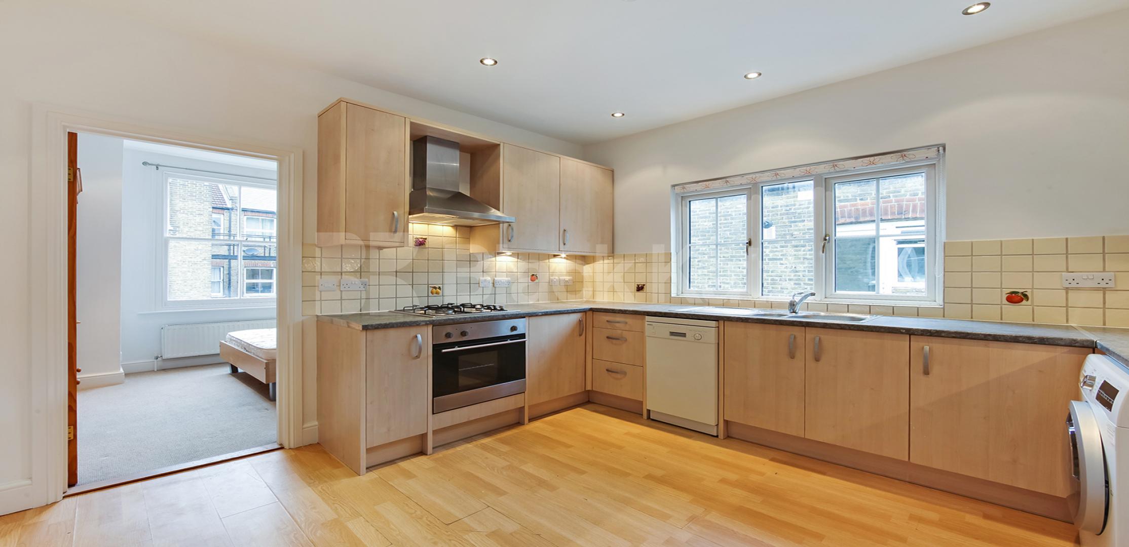 			LET , 2 Bedroom, 1 bath, 1 reception Maisonette			 Venetian Road, Denmark Hill/Camberwell